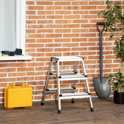 Escaleras y Taburetes